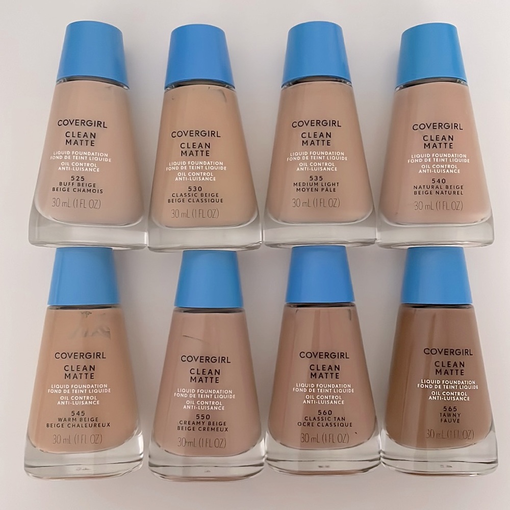 New. Covergirl Clean Matte Liquid Foundation